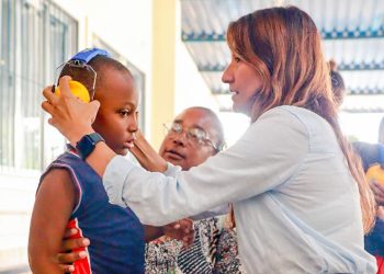 Barra do Piraí antecipa lei estadual e distribui abafadores auriculares para estudantes com TEA
