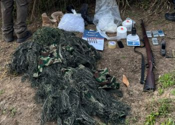 PM apreende fuzil e drogas em casa no Novo Surubi, em Resende