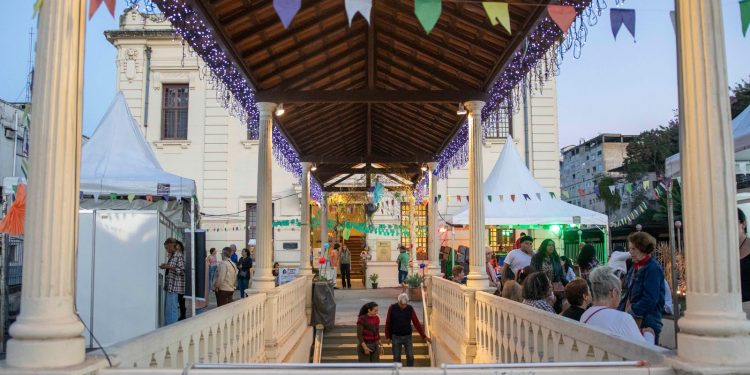 Arraiá da Estação reúne público e valoriza cultura local em Barra do Piraí