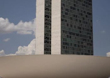 Hugo Motta cria comissão para analisar PEC que reduz a maioridade penal