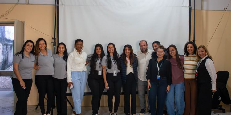 Merendeiras da rede municipal de Barra do Piraí passam por capacitação