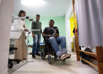 Centro Especializado em Reabilitação, em Volta Redonda, beneficia mais 10 pacientes com cadeiras motorizadas