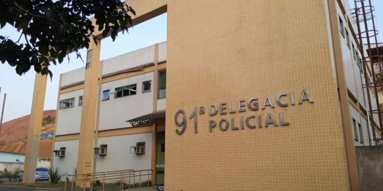 Funcionária denuncia patrão por importunação sexual em Valença; ele tinha cocaína e R$ 950 em notas falsas