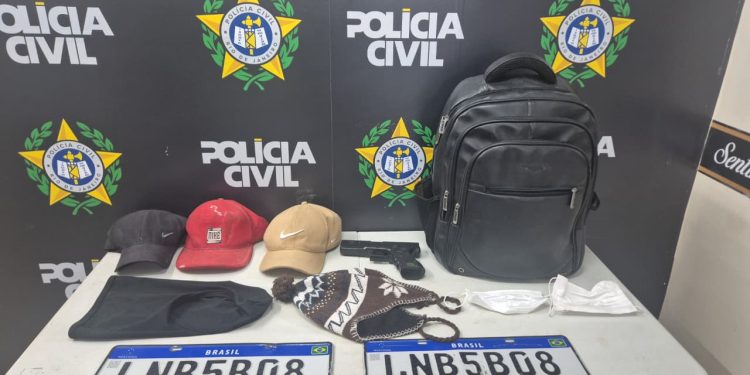Polícia Civil prende dupla suspeita de assaltos em Volta Redonda