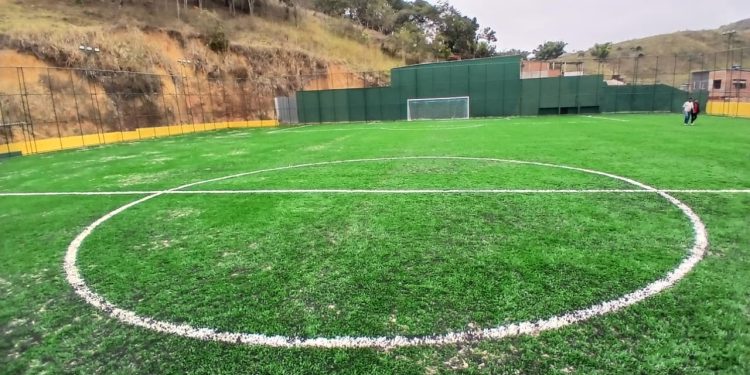 Barra Mansa inaugura nova arena esportiva no bairro Siderlândia