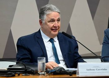 Justiça manda comunicar suspensão de direitos políticos de Garotinho; defesa diz que prazo já terminou