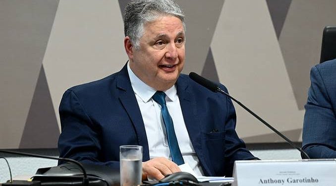 Justiça manda comunicar suspensão de direitos políticos de Garotinho; defesa diz que prazo já terminou
