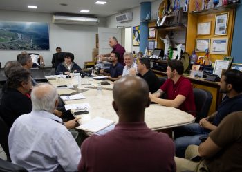 Neto reúne construtoras e Caixa para viabilizar 2 mil moradias do Minha Casa, Minha Vida em Volta Redonda