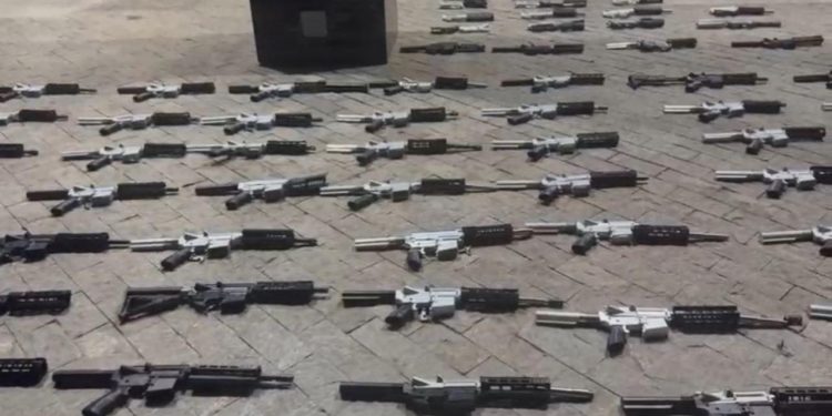 PF deflagra operação contra grupo suspeito de tráfico internacional de armas