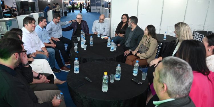 Flumisul promove rodada de negócios para aproximar fornecedores de grandes empresas