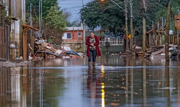 Ciclone mantém Sul e parte do Sudeste sob alerta para vendavais e temporais
