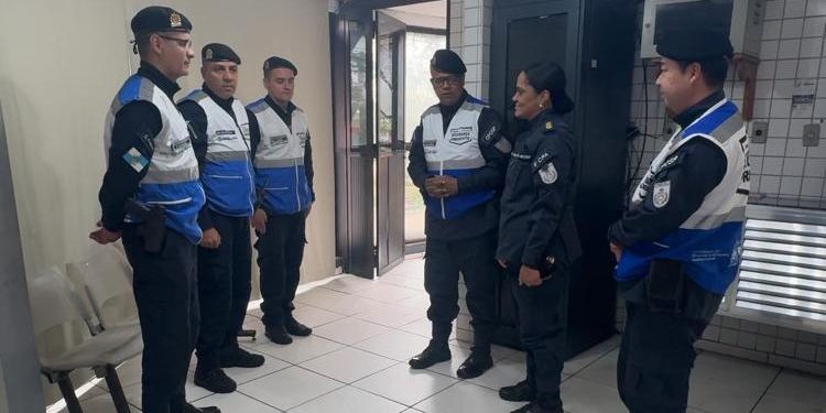 Comandante do 5º CPA visita Segurança Presente e reforça integração em Volta Redonda