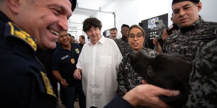 Neto inaugura BAC e garante base do Grupamento Aeromóvel da PM para Volta Redonda