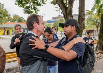 Paes visita Volta Redonda com promessa de atrair investimentos