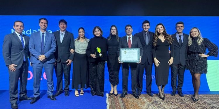 Paulo Afonso de Paiva Arantes recebe homenagem póstuma da NTU por legado no transporte de passageiros