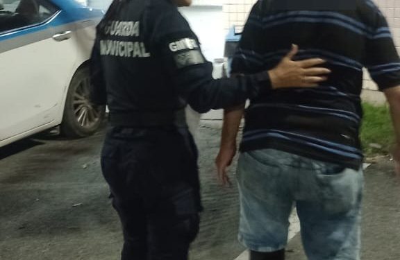 Homem é preso após agredir e ameaçar o próprio pai, de 77 anos, em Volta Redonda