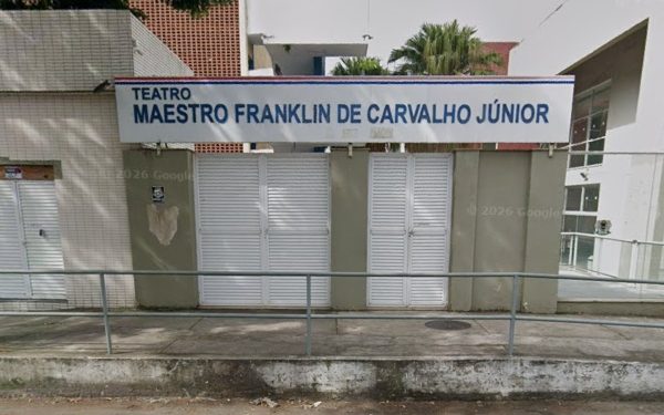 Câmara de Volta Redonda homenageia 67 médicos com mais de 50 anos de profissão