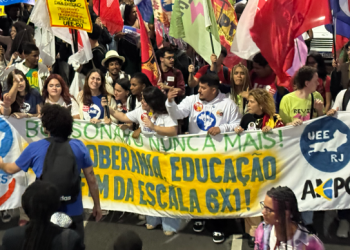 Lindbergh anuncia Política Nacional de Passe Livre Estudantil em ato pelos 89 anos da UNE