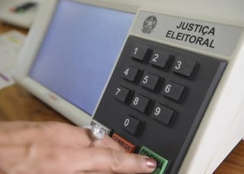 Excesso de informações nas redes sociais aumenta desafio contra a desinformação nas eleições