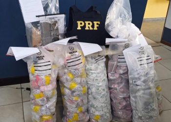 PRF apreende maconha, cocaína, crack e lança-perfume na Dutra