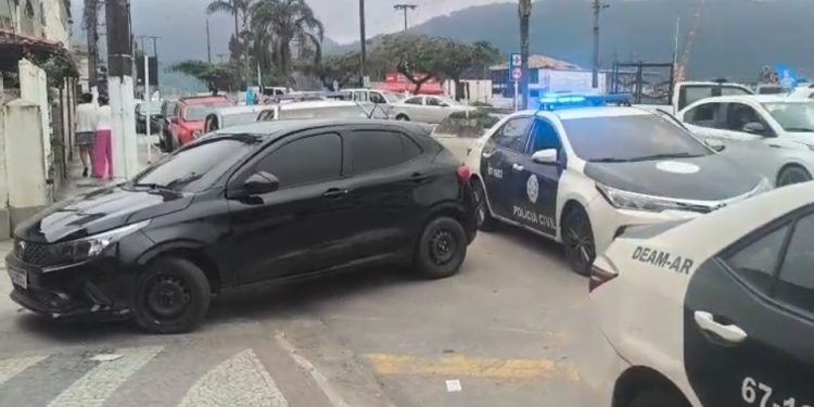 Homem é preso após veículo furtado ser localizado por câmeras de segurança em Angra dos Reis