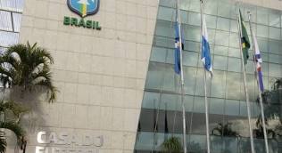 CBF aprova redução de estrangeiros e muda horários dos jogos das Séries A e B