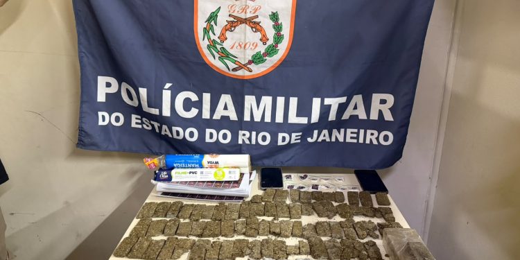 Quatro pessoas são presas durante preparação de drogas em Paraty