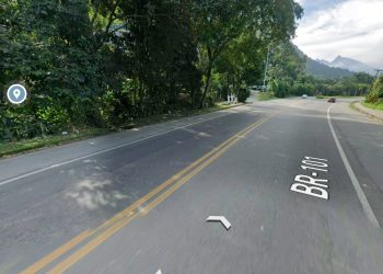 Motociclista morre após acidente com carro na Rio-Santos, em Angra dos Reis