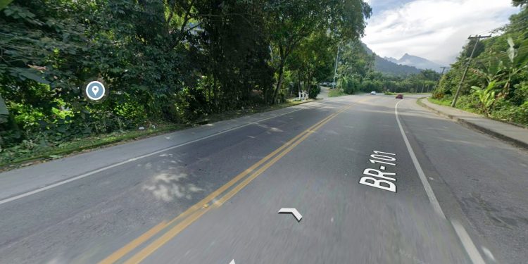 Motociclista morre após acidente com carro na Rio-Santos, em Angra dos Reis
