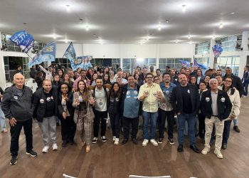Katia Miki e Cristiano Almeida reúnem apoiadores em ato por Munir Neto em Barra do Piraí