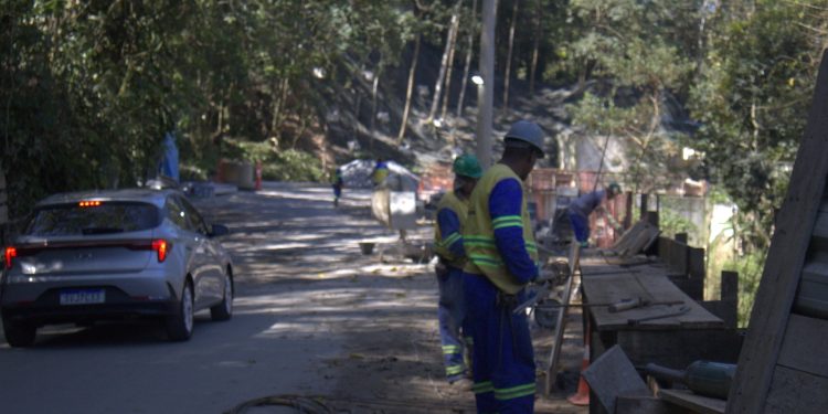 Obra de contenção do DER-RJ na estrada Paraty-Cunha entra na reta final