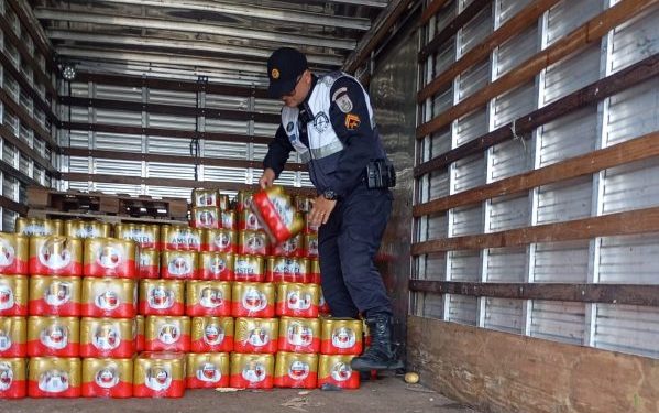 Cinco cargas com irregularidades são identificadas em fiscalização no RJ