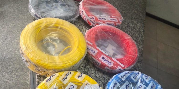 Ex-funcionário é detido após tentar levar produtos de loja em Barra Mansa