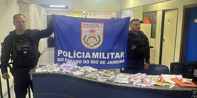 Homem é preso com drogas durante abordagem em  Angra dos Reis
