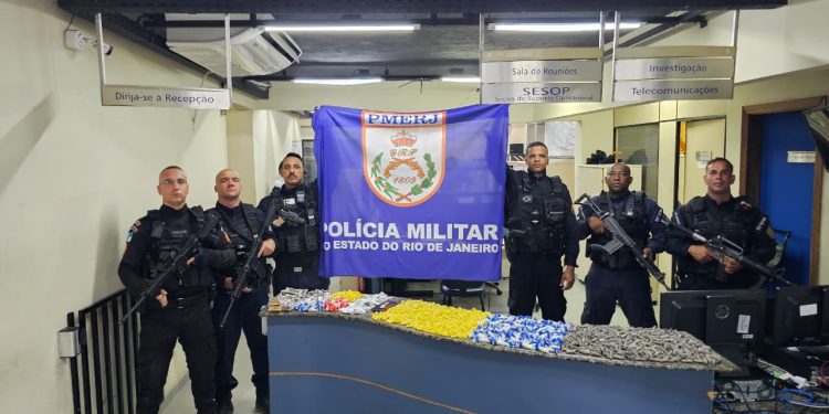 Ação contra o CV apreende R$ 50 mil em drogas em Angra