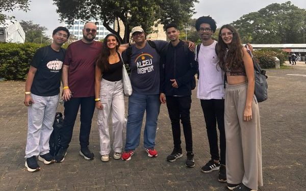 Alunos do Pré-Vestibular Cidadão conhecem a USP