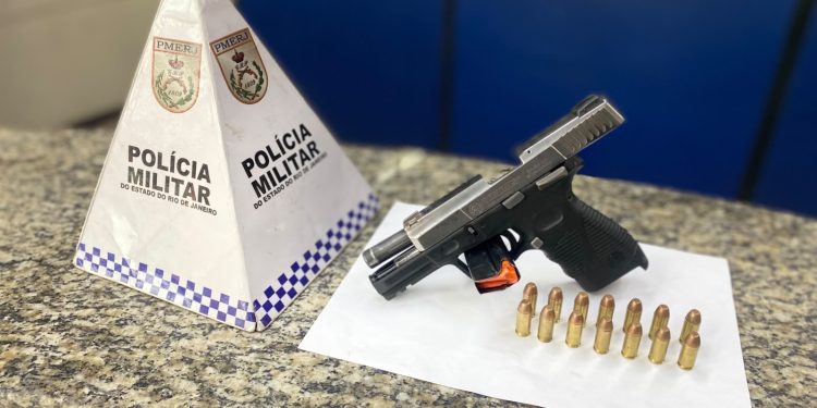 Homem é preso com pistola calibre .40 e 14 munições em Barra Mansa