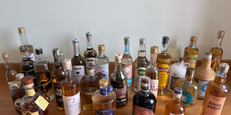 Dia da Cachaça: Secretaria de Agricultura apoia produtores e fortalece produção no estado do Rio