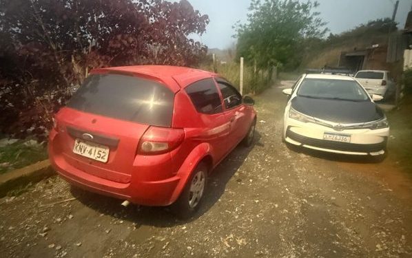 Polícia Civil recupera carro roubado que seria usado em suposto ataque entre facções em Barra Mansa