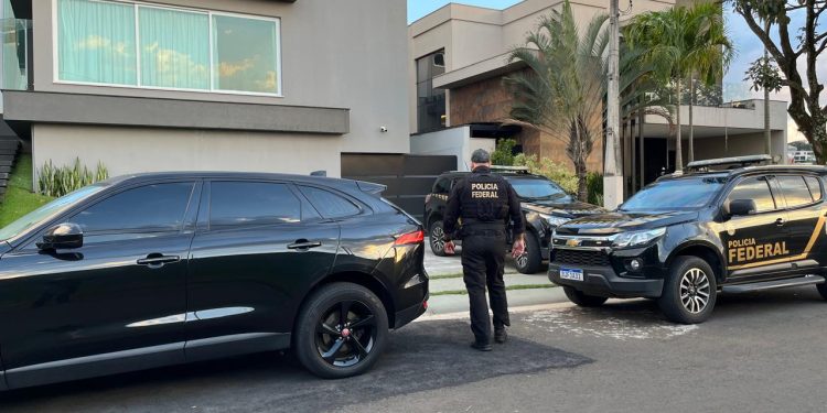 PF prende quatro suspeitos de liderar grupo investigado por fraude contra a Caixa