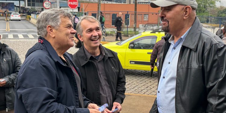 Coronel Henrique dialoga com metalúrgicos em Volta Redonda