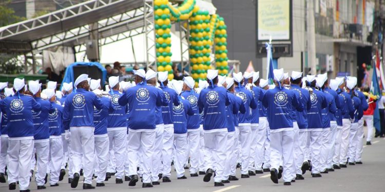 Volta Redonda reúne 25 mil pessoas no Desfile de 7 de Setembro; veja galeria de fotos