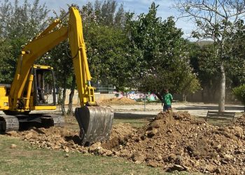 Volta Grande ganha quadra de areia para prática de esportes em Volta Redonda