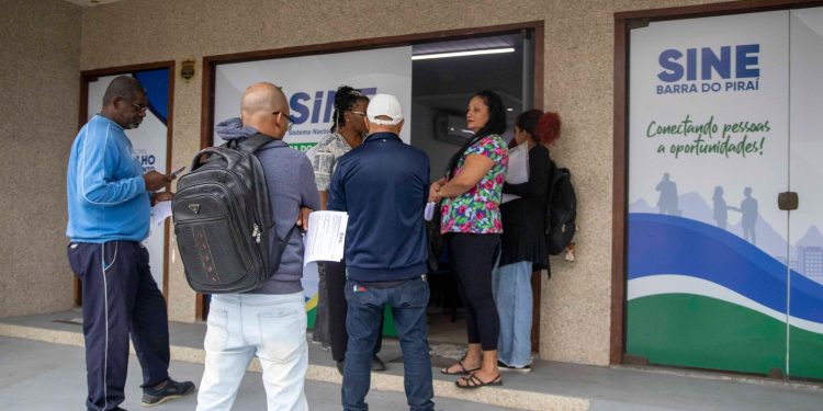 Sine de Barra do Piraí oferece vagas de emprego em diferentes áreas nesta semana