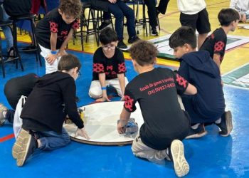Estudantes de Volta Redonda conquistam 13 pódios em torneio de robótica