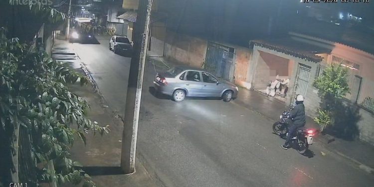 Polícia prende dois homens após assalto a idoso em Barra Mansa