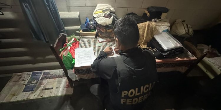 PF prende homem por armazenar vídeos de abuso sexual infantil