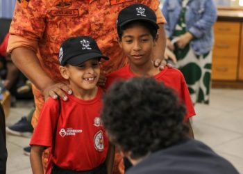 Bombeiro Mirim leva 50 crianças para conhecer a Prefeitura de Volta Redonda