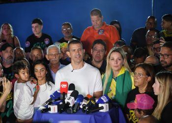 Douglas vira sobre Paes e fica a um passo do Guanabara