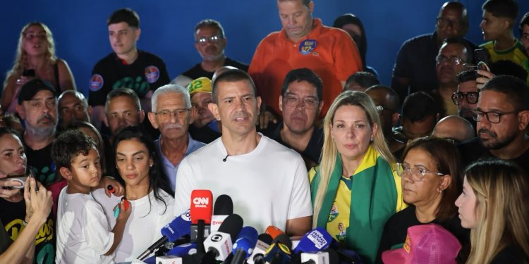 Douglas vira sobre Paes e fica a um passo do Guanabara